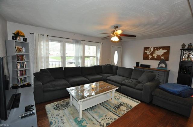 2404 Meiggs RD, Chesapeake, VA 23323