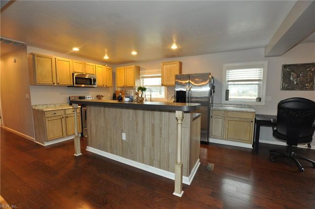 2404 Meiggs RD, Chesapeake, VA 23323