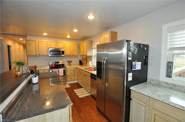 2404 Meiggs RD, Chesapeake, VA 23323