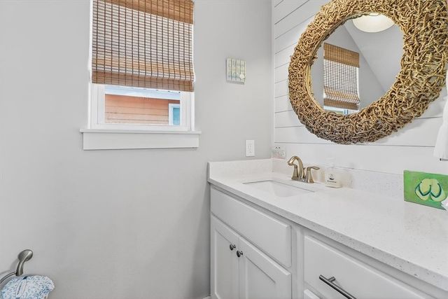 315 S 10th St, Port Aransas, TX 78373