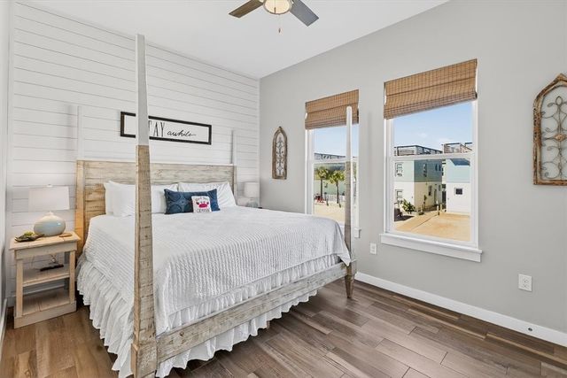 315 S 10th St, Port Aransas, TX 78373