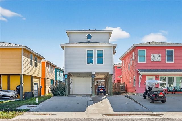 315 S 10th St, Port Aransas, TX 78373