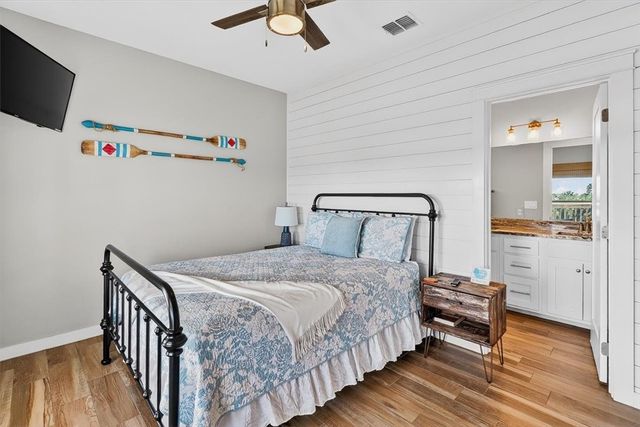 315 S 10th St, Port Aransas, TX 78373