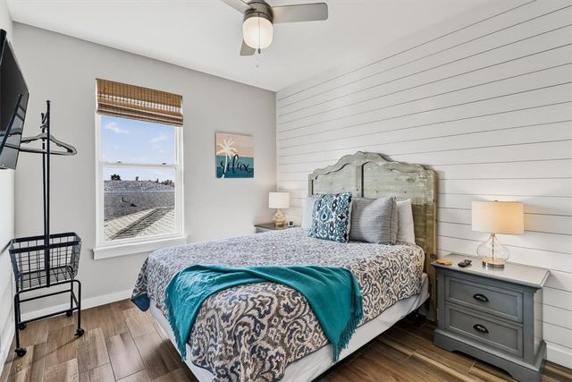 315 S 10th St, Port Aransas, TX 78373