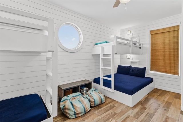 315 S 10th St, Port Aransas, TX 78373