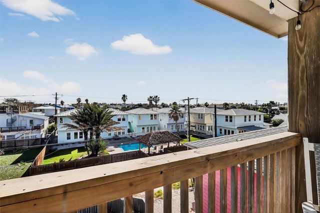 315 S 10th St, Port Aransas, TX 78373