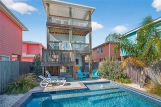 315 S 10th St, Port Aransas, TX 78373