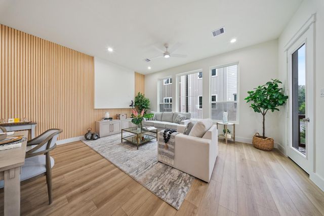 1106 Weiss Street, Houston, TX 77009