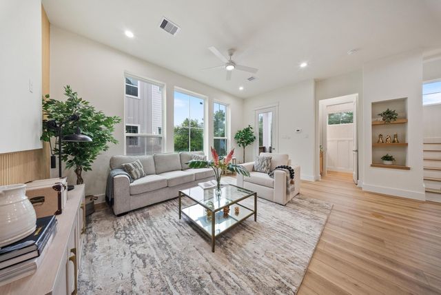 1106 Weiss Street, Houston, TX 77009