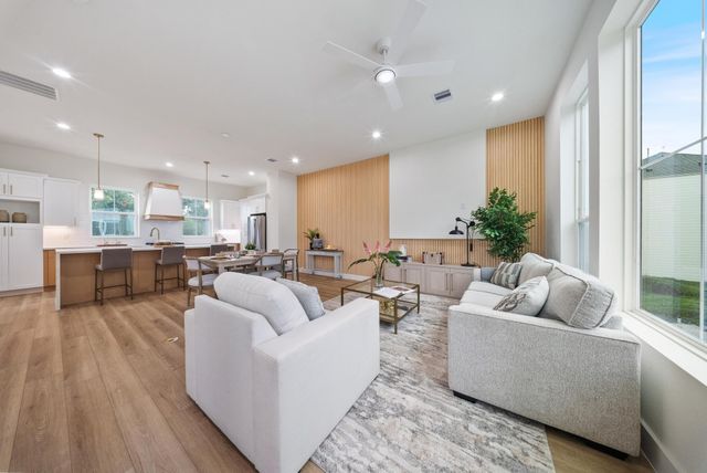 1106 Weiss Street, Houston, TX 77009