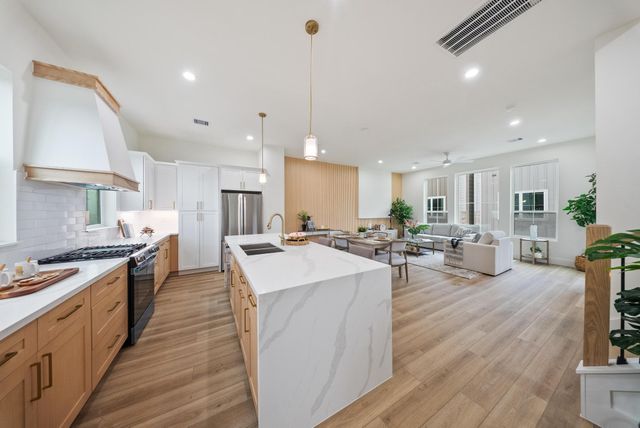 1106 Weiss Street, Houston, TX 77009