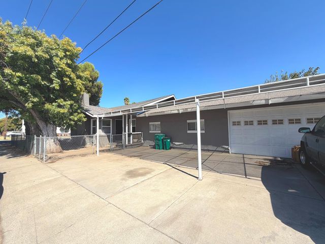 2634 grange, Stockton, CA 95204
