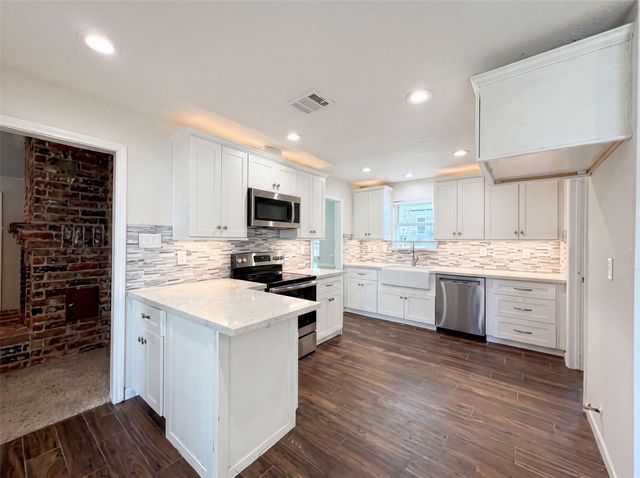 2503 Whispering Springs Drive, Spring, TX 77373