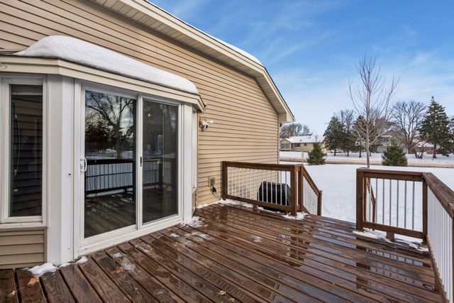 8906 Loch Lomond Boulevard, Brooklyn Park, MN 55443
