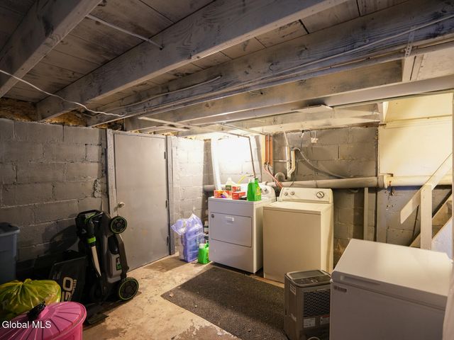2073 Amsterdam Avenue, Rotterdam, NY 12303