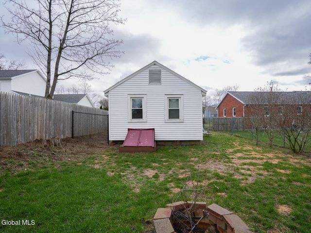 2073 Amsterdam Avenue, Rotterdam, NY 12303