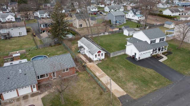 2073 Amsterdam Avenue, Rotterdam, NY 12303