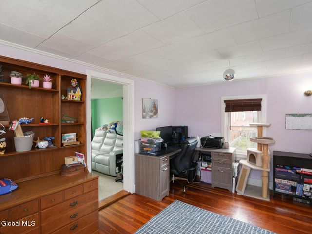 2073 Amsterdam Avenue, Rotterdam, NY 12303