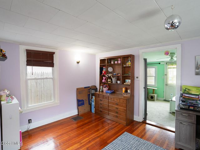2073 Amsterdam Avenue, Rotterdam, NY 12303