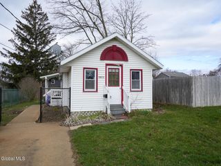 2073 Amsterdam Avenue, Rotterdam, NY 12303