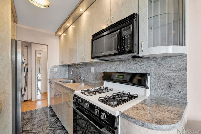 2942 West 5th Street 9O, Brooklyn, NY 11224