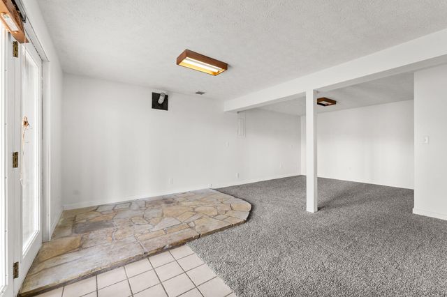 1199 S Diggins Main Street, Seymour, MO 65746