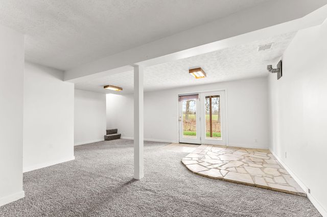 1199 S Diggins Main Street, Seymour, MO 65746