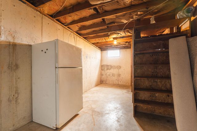 1199 S Diggins Main Street, Seymour, MO 65746