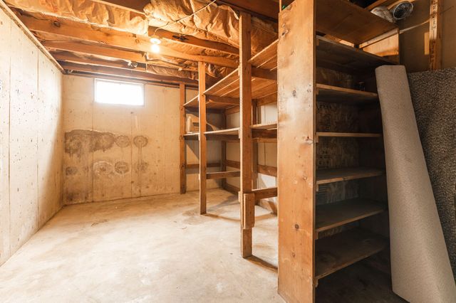 1199 S Diggins Main Street, Seymour, MO 65746