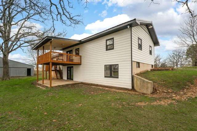 1199 S Diggins Main Street, Seymour, MO 65746