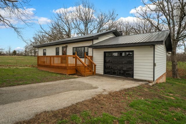 1199 S Diggins Main Street, Seymour, MO 65746