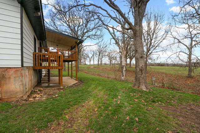 1199 S Diggins Main Street, Seymour, MO 65746