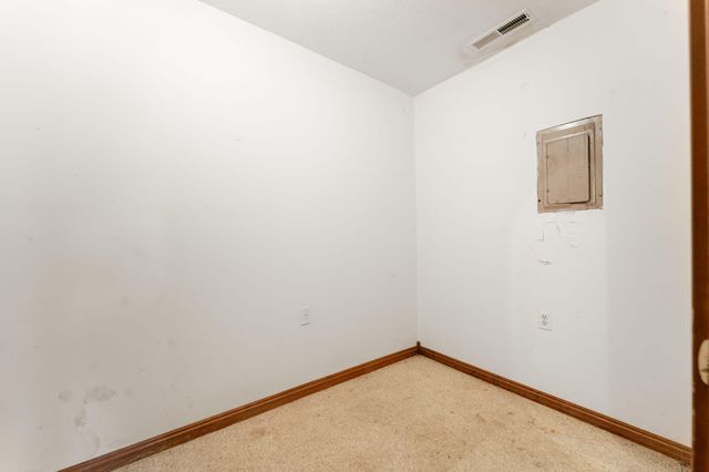 1199 S Diggins Main Street, Seymour, MO 65746