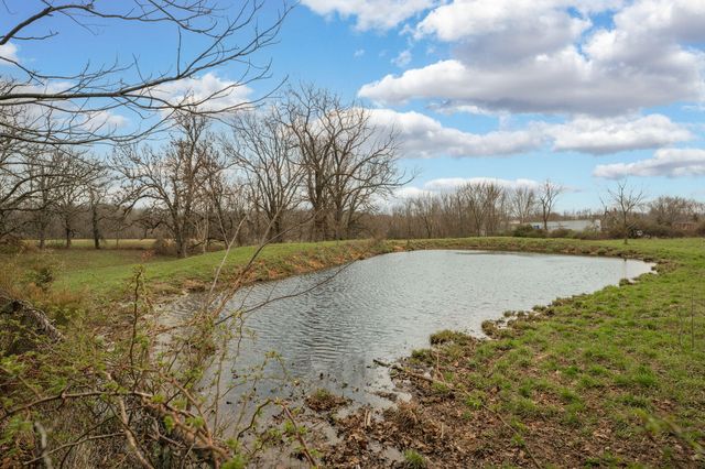 1199 S Diggins Main Street, Seymour, MO 65746