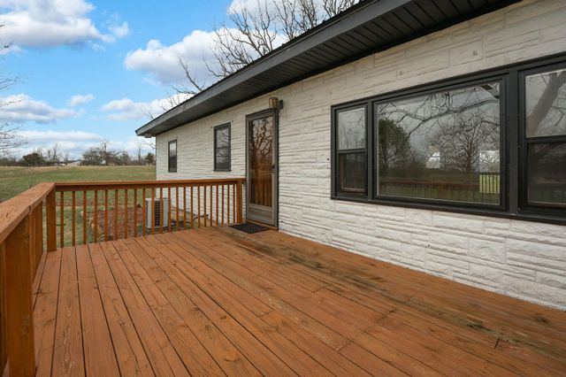 1199 S Diggins Main Street, Seymour, MO 65746