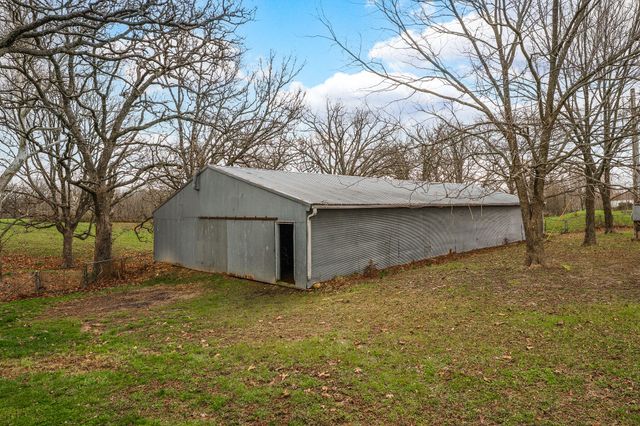 1199 S Diggins Main Street, Seymour, MO 65746