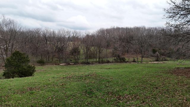 1199 S Diggins Main Street, Seymour, MO 65746