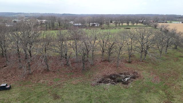 1199 S Diggins Main Street, Seymour, MO 65746