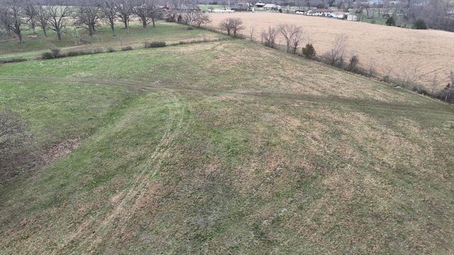 1199 S Diggins Main Street, Seymour, MO 65746