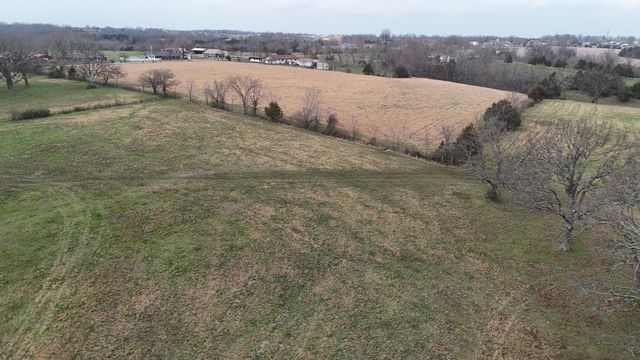 1199 S Diggins Main Street, Seymour, MO 65746