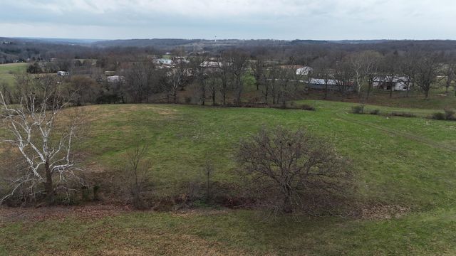 1199 S Diggins Main Street, Seymour, MO 65746