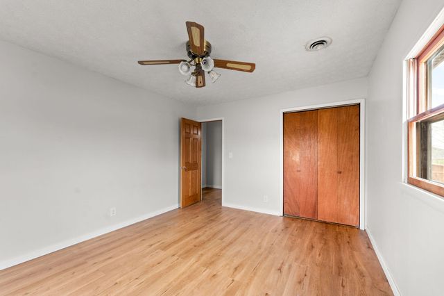 1199 S Diggins Main Street, Seymour, MO 65746