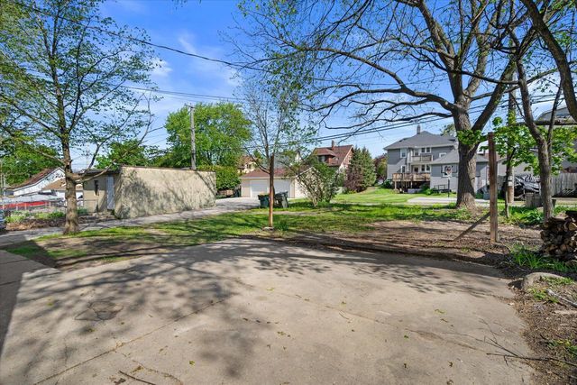 132 E Washington STREET, West Bend, WI 53095