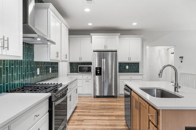1060 Chatuge Village Circle, Hayesville, NC 28904
