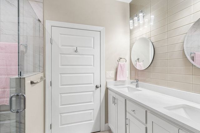 1060 Chatuge Village Circle, Hayesville, NC 28904