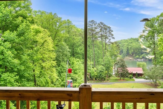 1060 Chatuge Village Circle, Hayesville, NC 28904