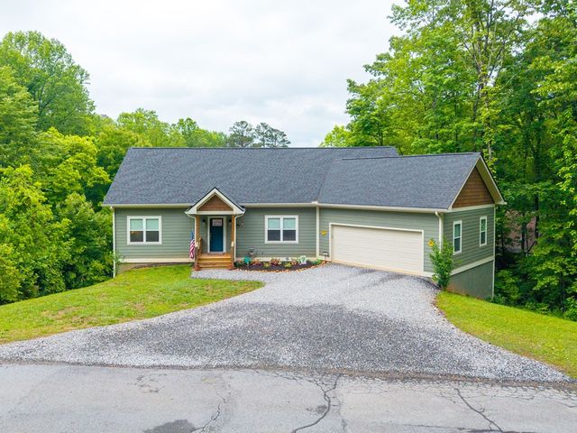 1060 Chatuge Village Circle, Hayesville, NC 28904