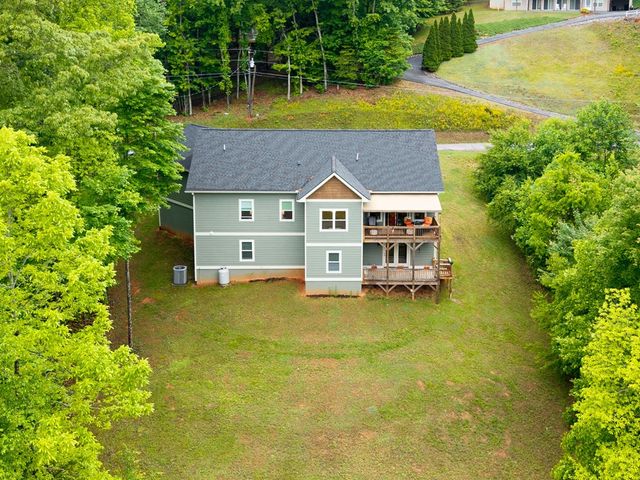1060 Chatuge Village Circle, Hayesville, NC 28904