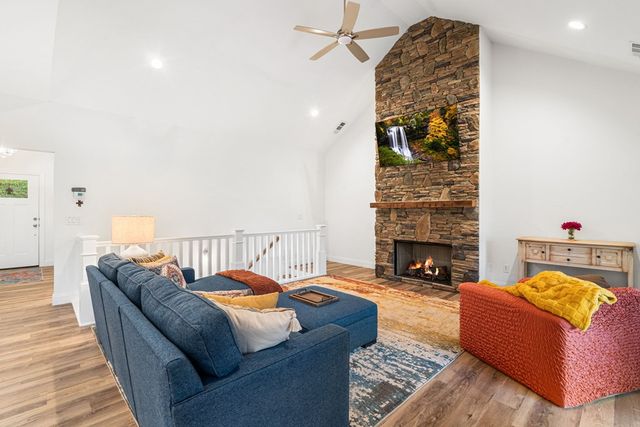1060 Chatuge Village Circle, Hayesville, NC 28904