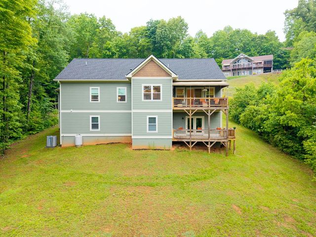 1060 Chatuge Village Circle, Hayesville, NC 28904